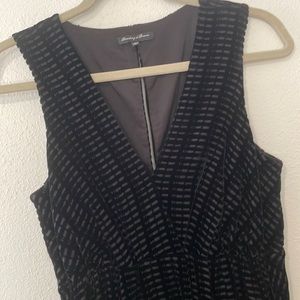 Broadway & Broome Black Velvet Midi Dress